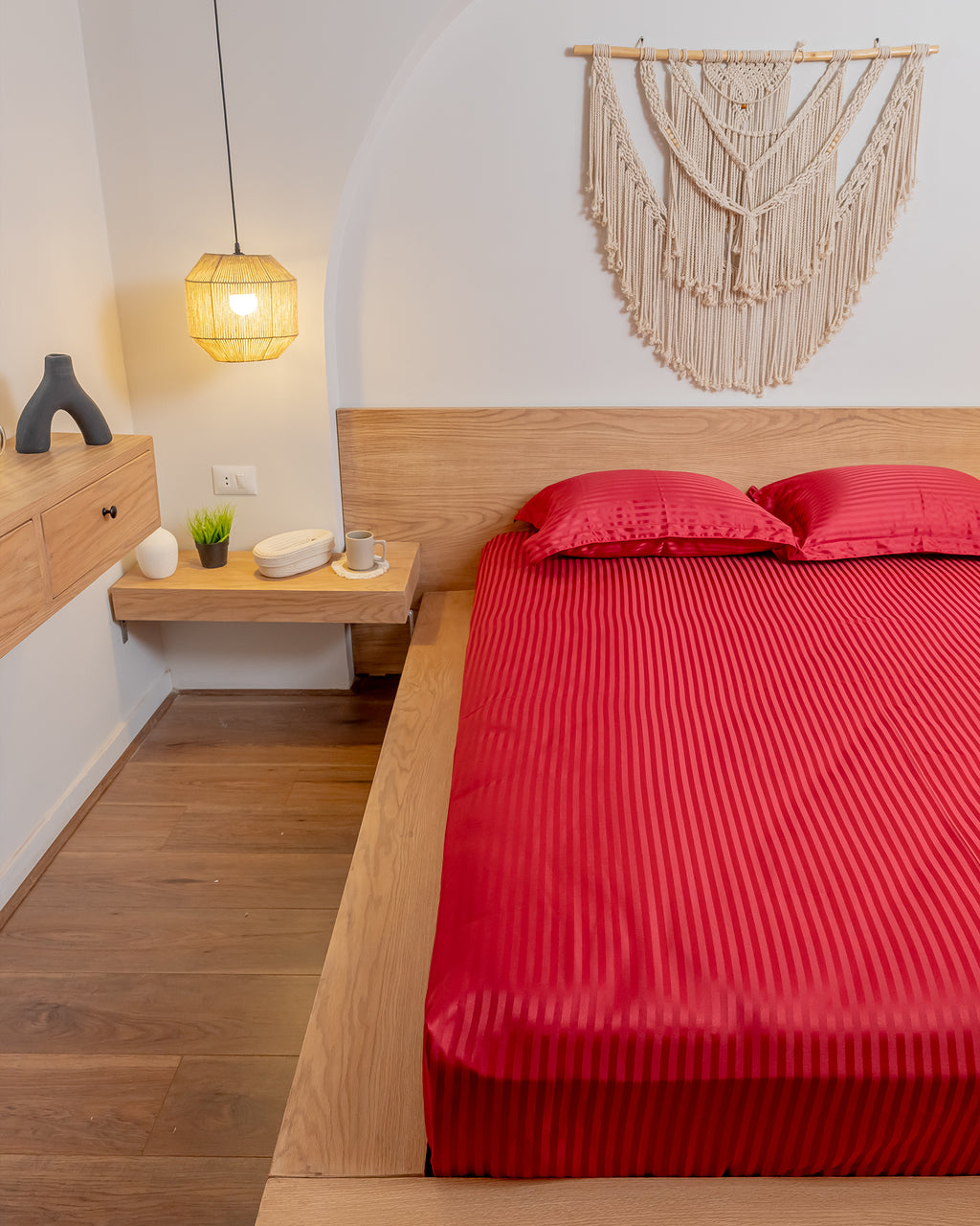 CRIMSON stripe bedsheet