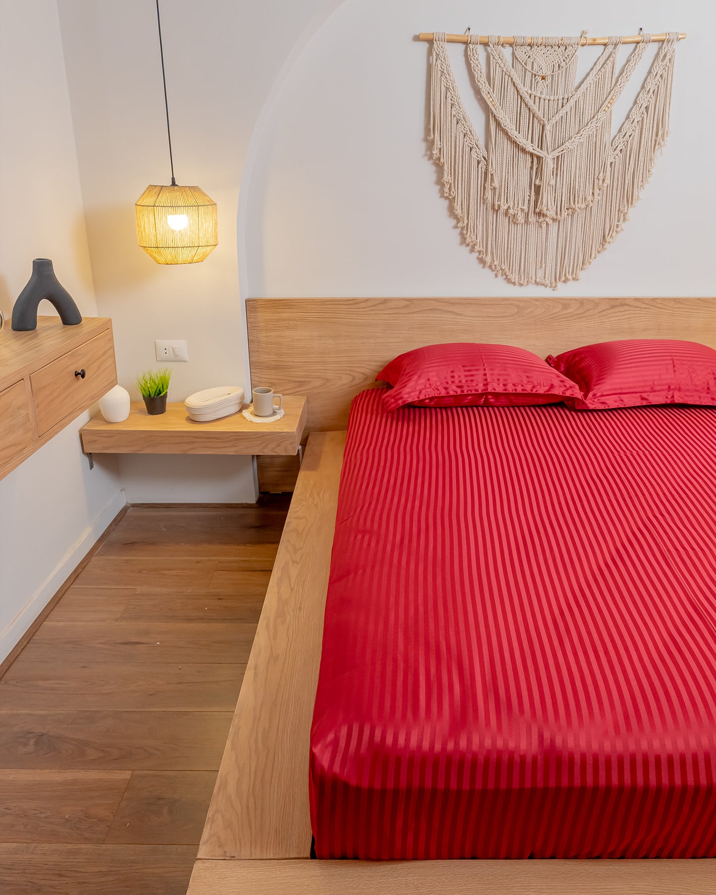 CRIMSON stripe bedsheet