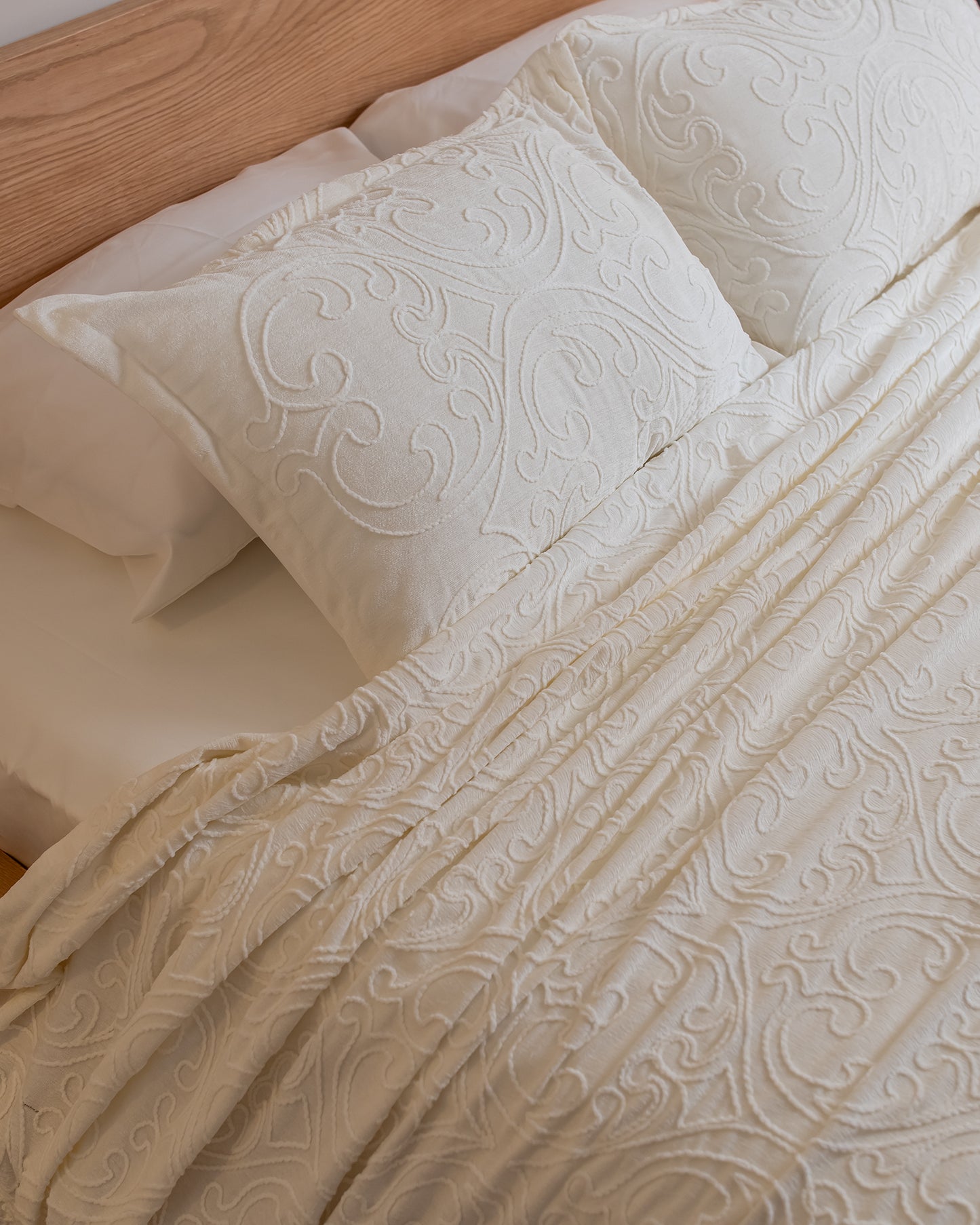 ROYAL CREST chenille bridal set