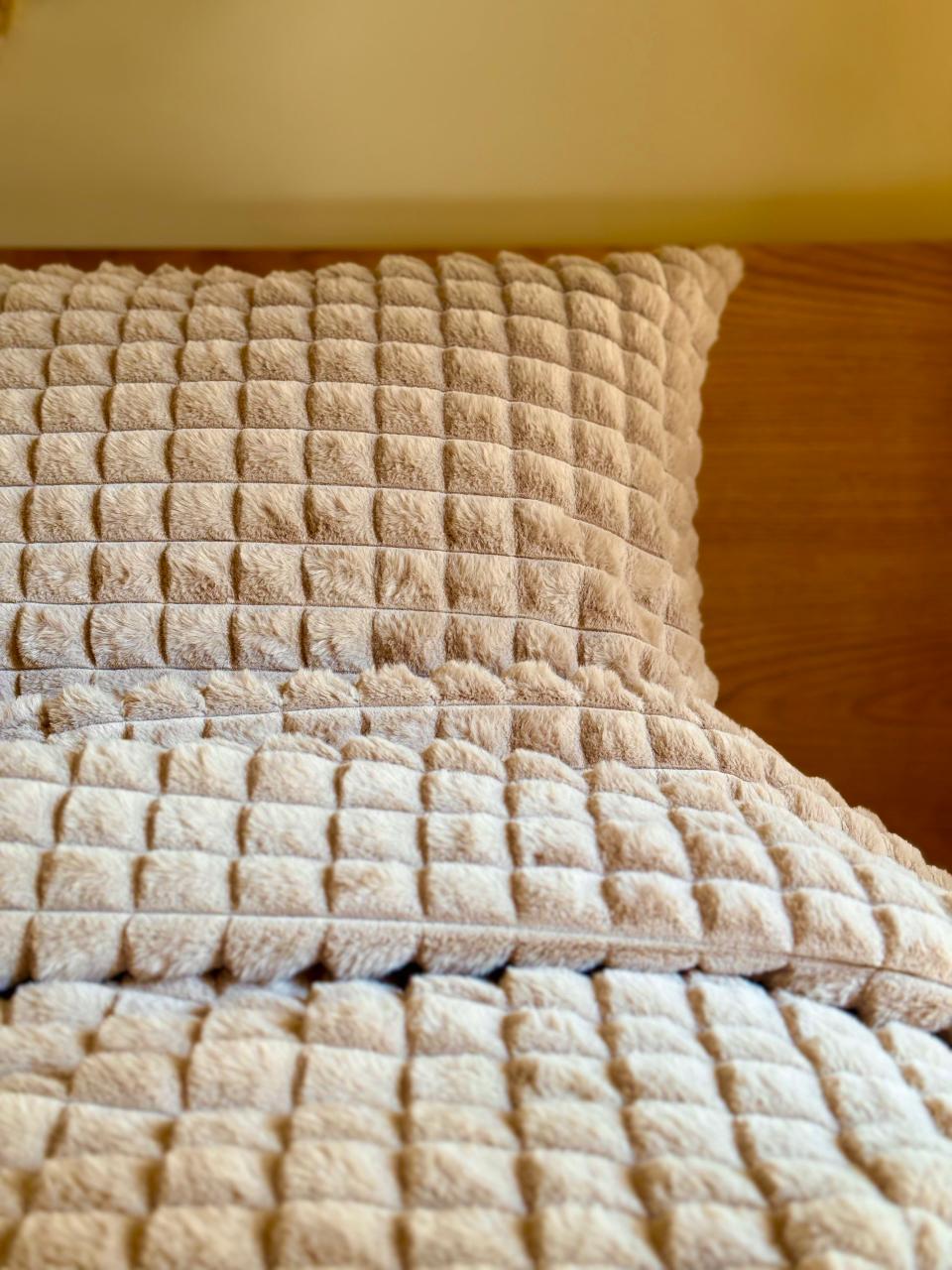 MILKY CHOCOLATE Cubes Fur Duvet