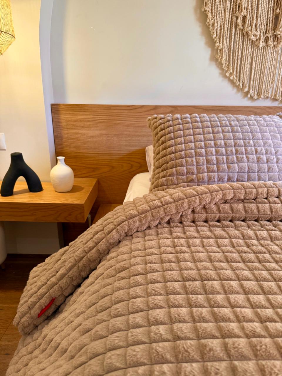 MILKY CHOCOLATE Cubes Fur Duvet