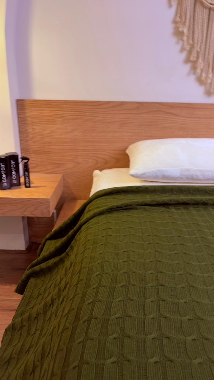 OLIVE Knitted Cotton Throw Blanket