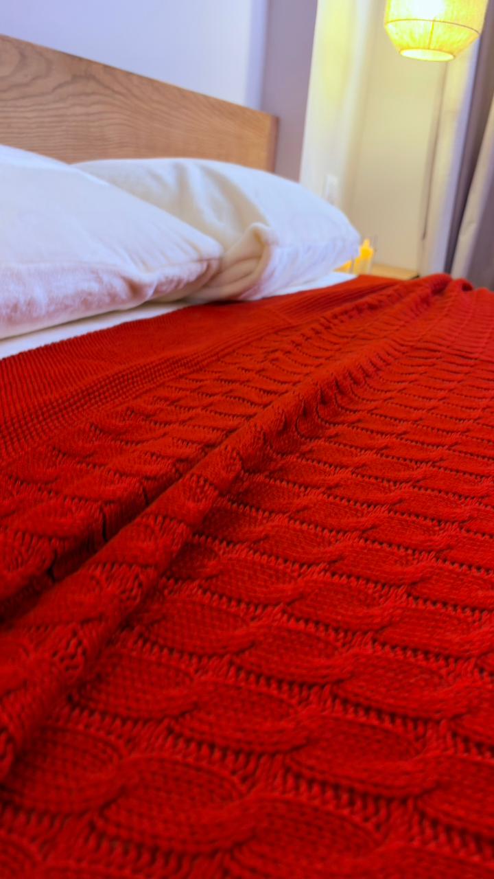 CRIMSON Knitted Cotton Throw Blanket