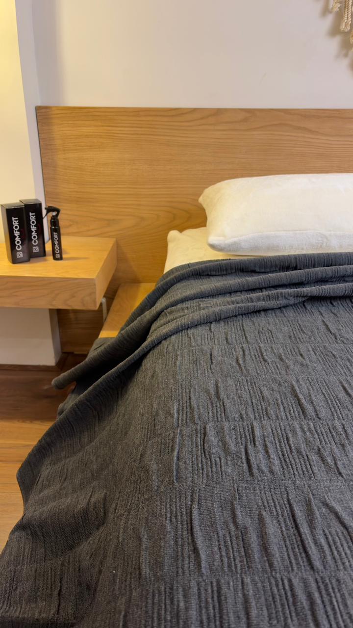 SHADOW CALMA Cotton Throw Blanket