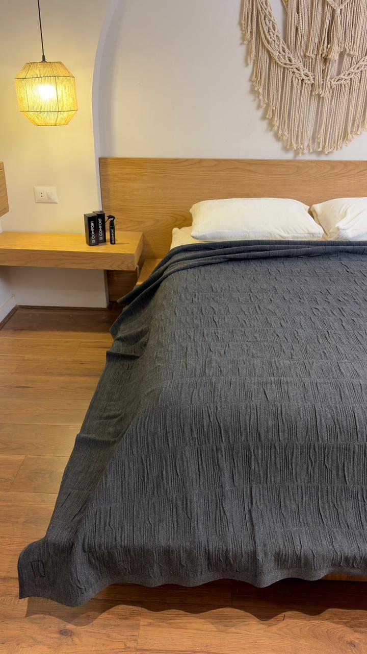 SHADOW CALMA Cotton Throw Blanket
