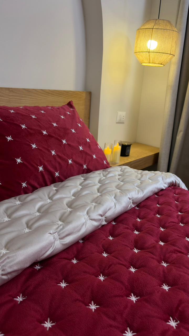 WINE STARS Embroidered Velvet Duvet