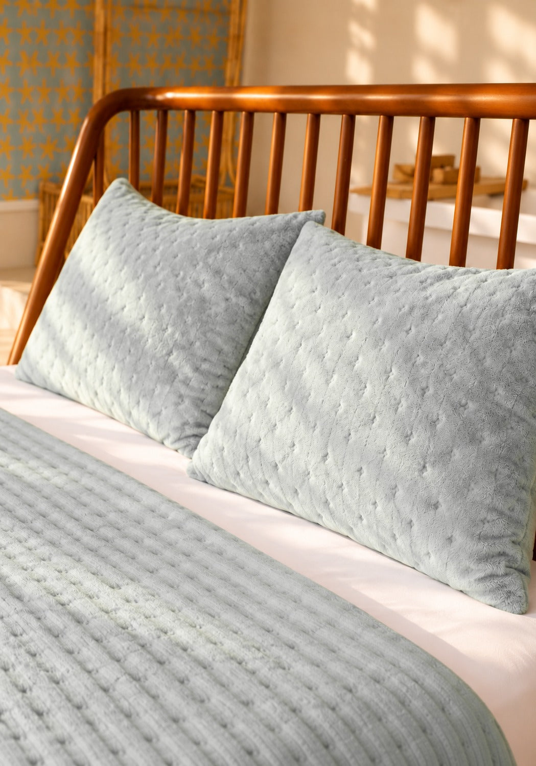 SAGE DOTELLA Embroidered Blanket Set