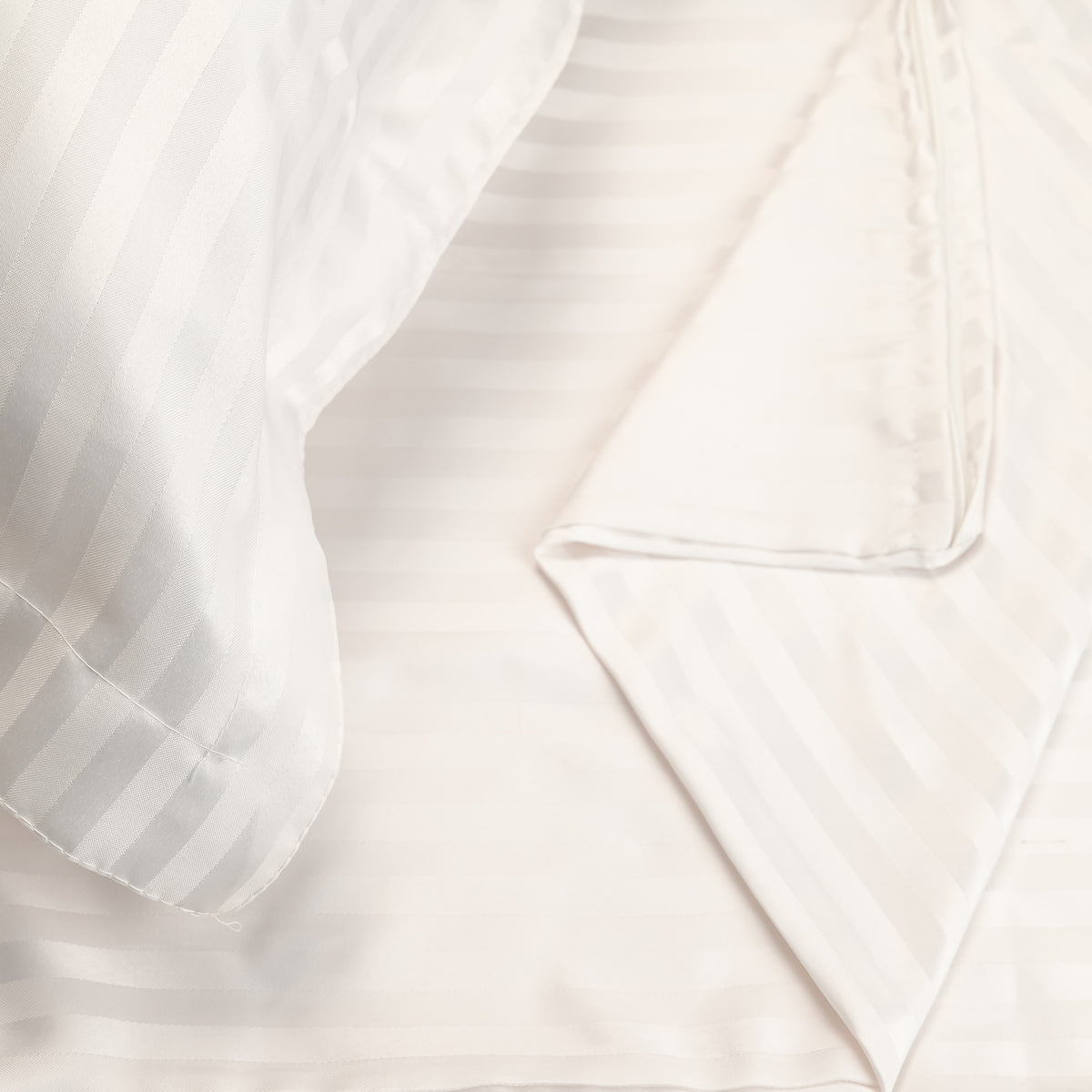 WHITE stripe duvet cover